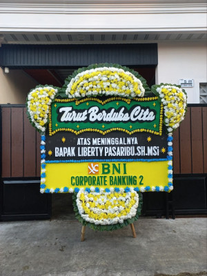 Papan Bunga Duka di Taman Baru