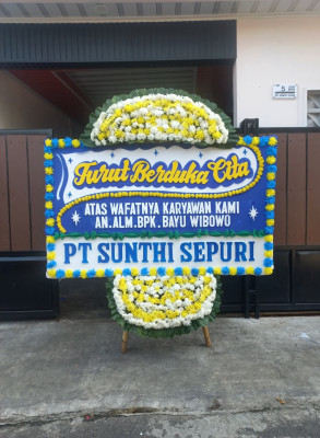Papan Bunga Duka di Taman Baru