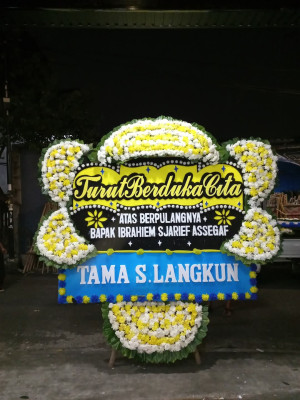 Papan Bunga Duka di Taman Baru