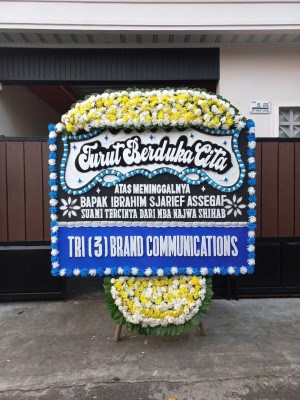 Papan Bunga Duka di Taman Baru